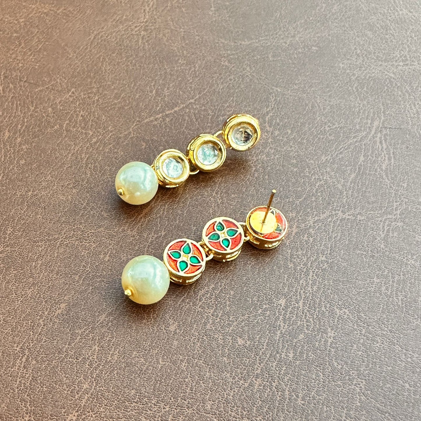 THREE STONE EARRIMG WITH PEARL