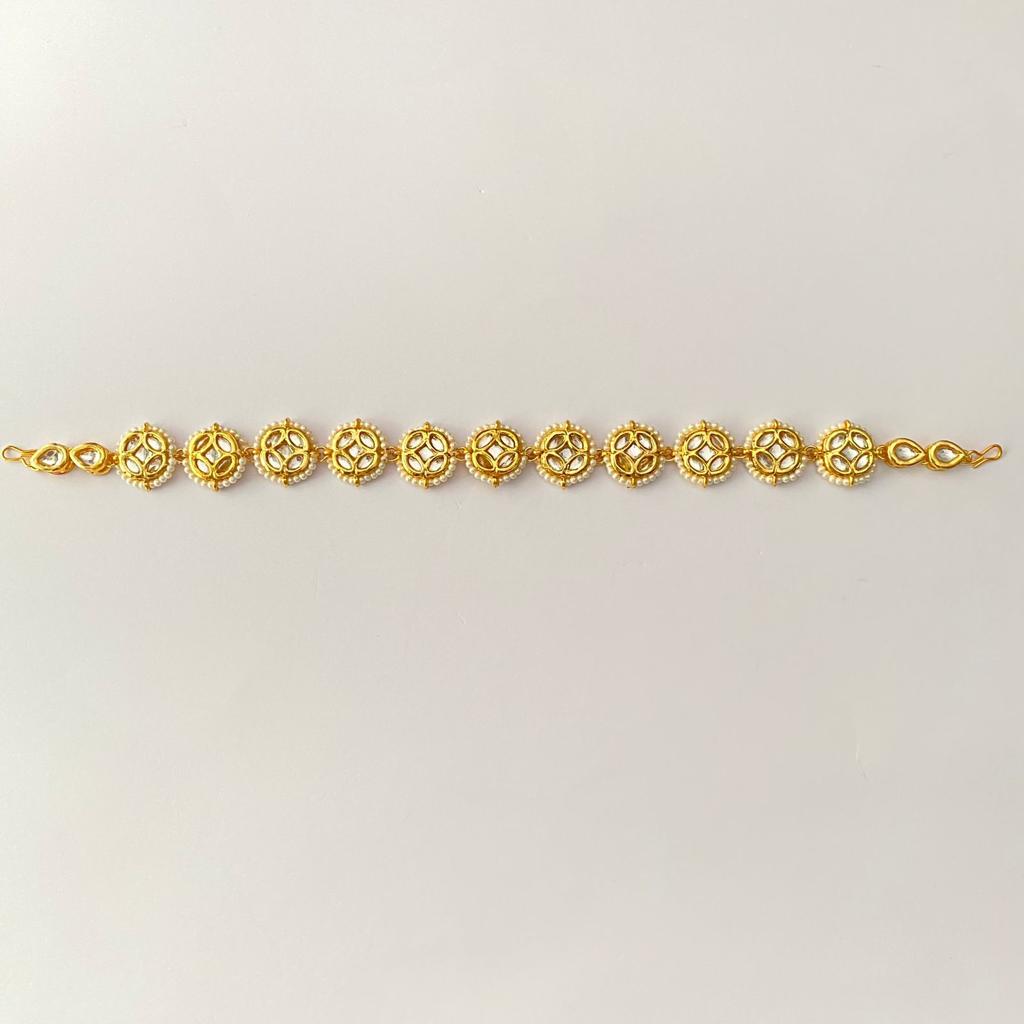 Gold-Plated White Kundan Handcrafted Mathapatti Bridal Set