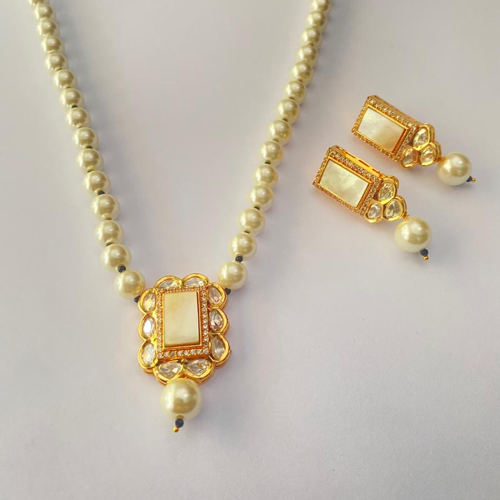 Pearl Gold Plated Necklace Set for Wonen