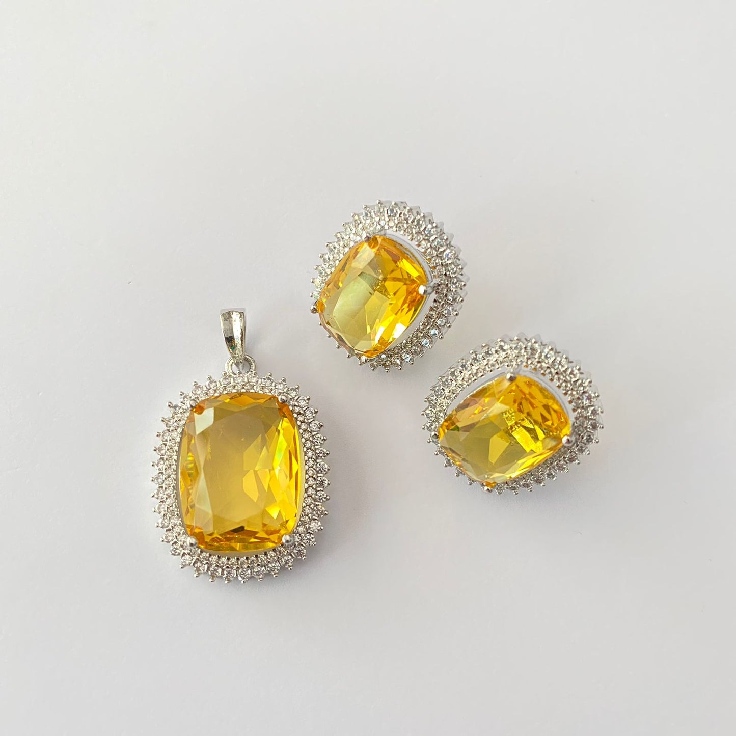 Yellow Diamond Classic Pendant with Earring.