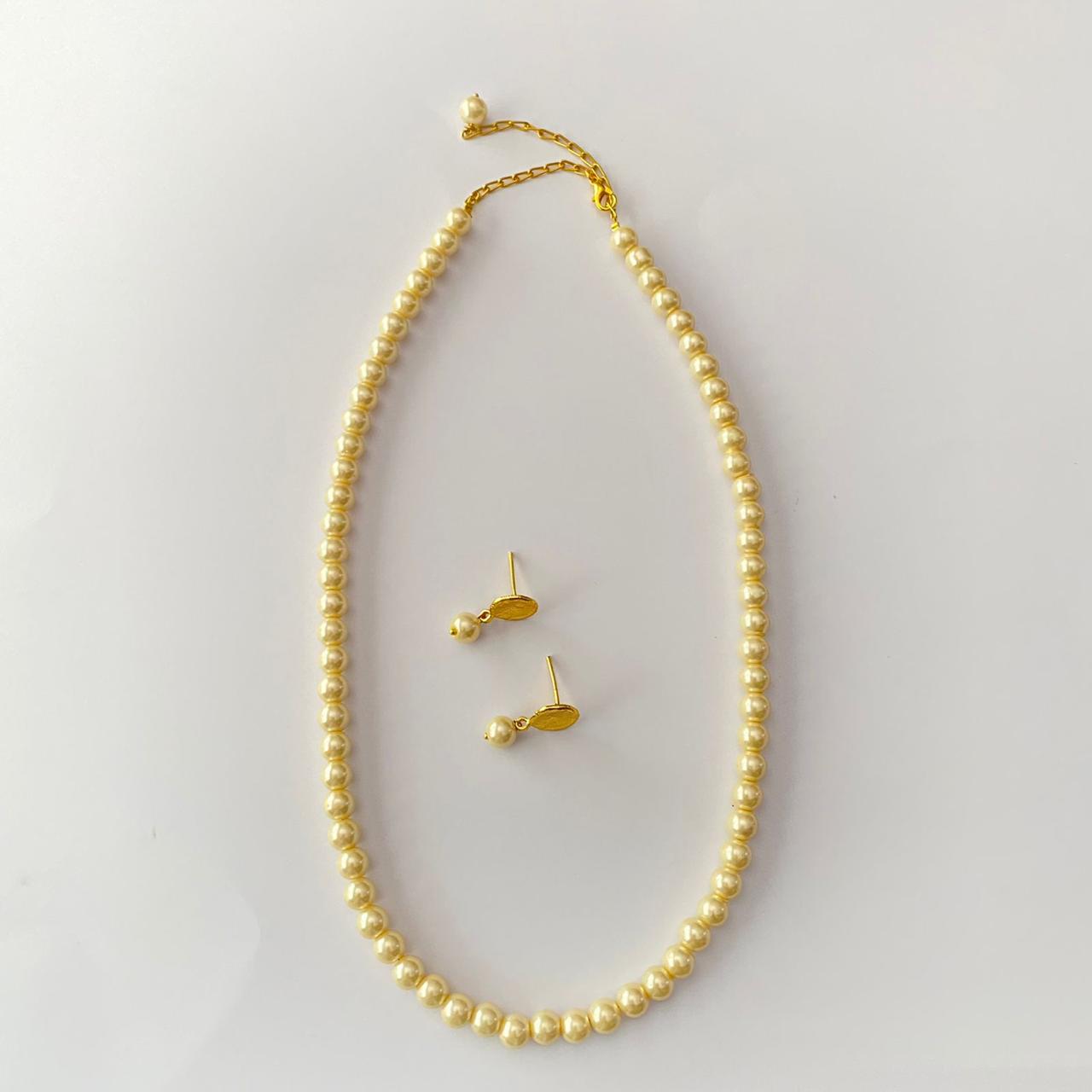 Off White Single Line Necklace