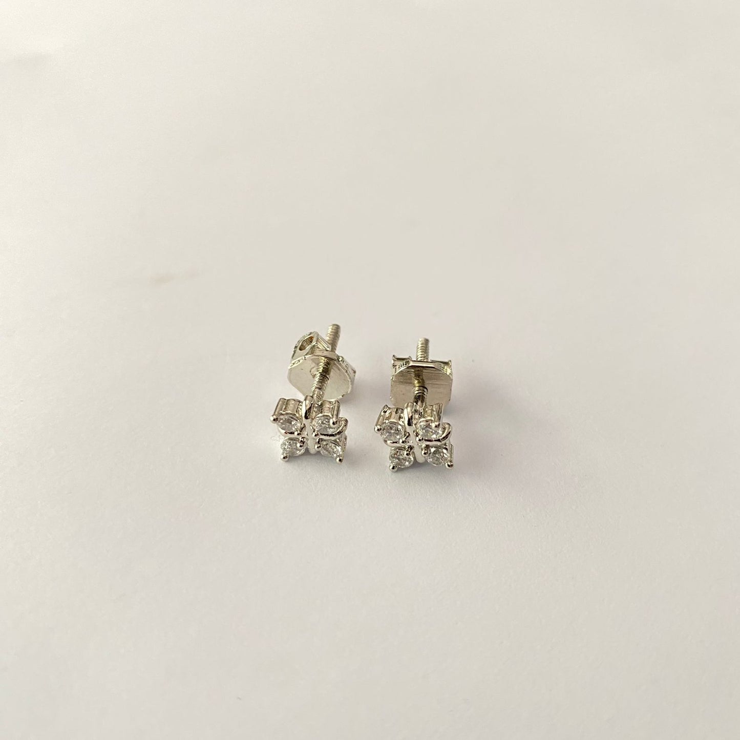 Silver Plated Back Screw Solitaire