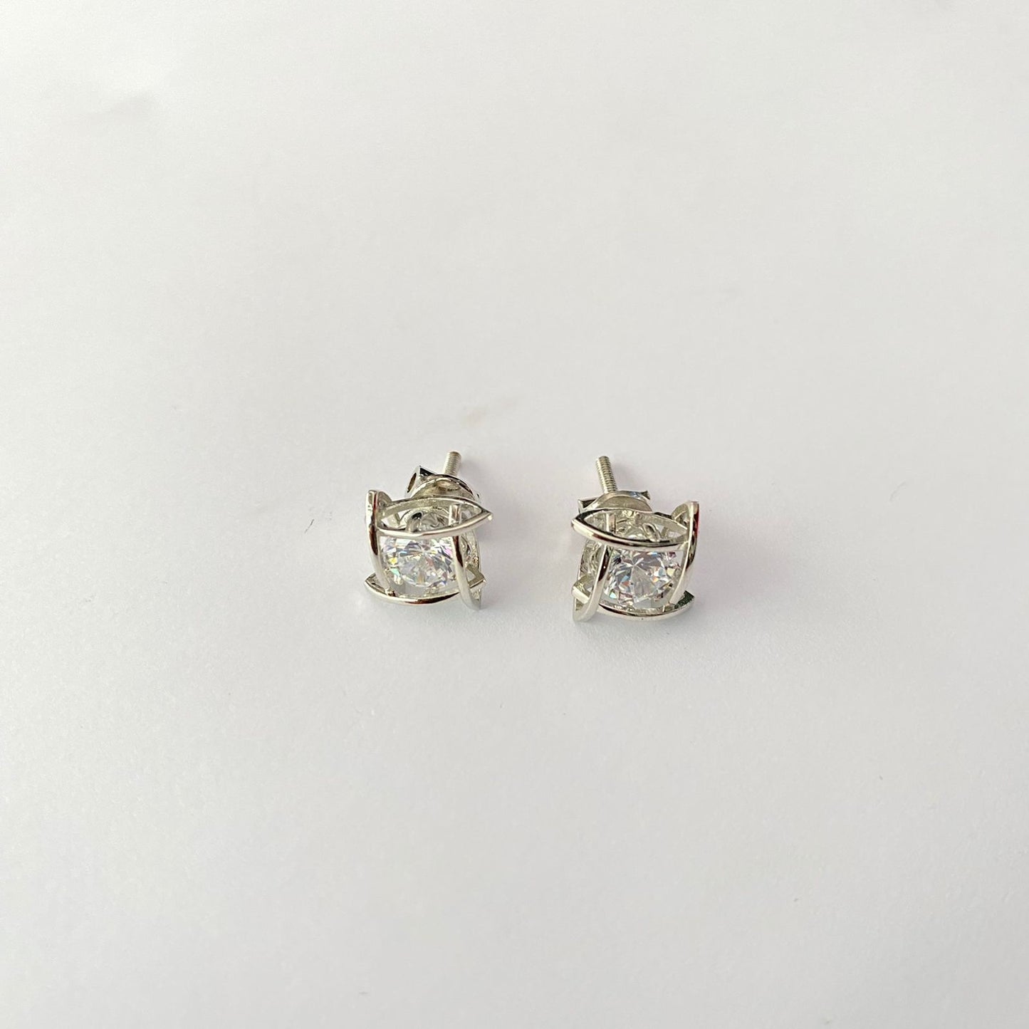 Solitaire Silver Plated Back Screw