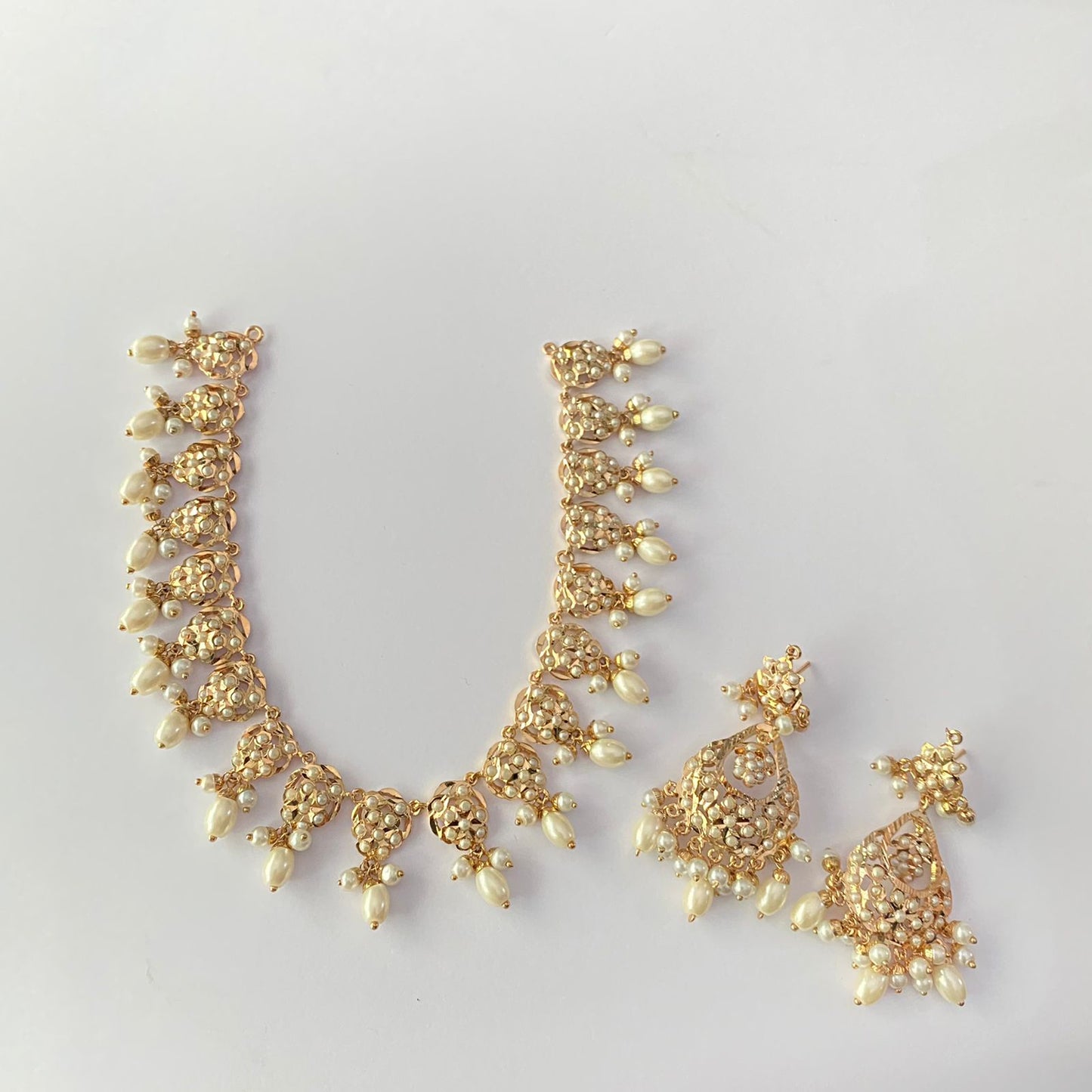Gold Plated Drop Pearl Jadau Sleek Necklace Set