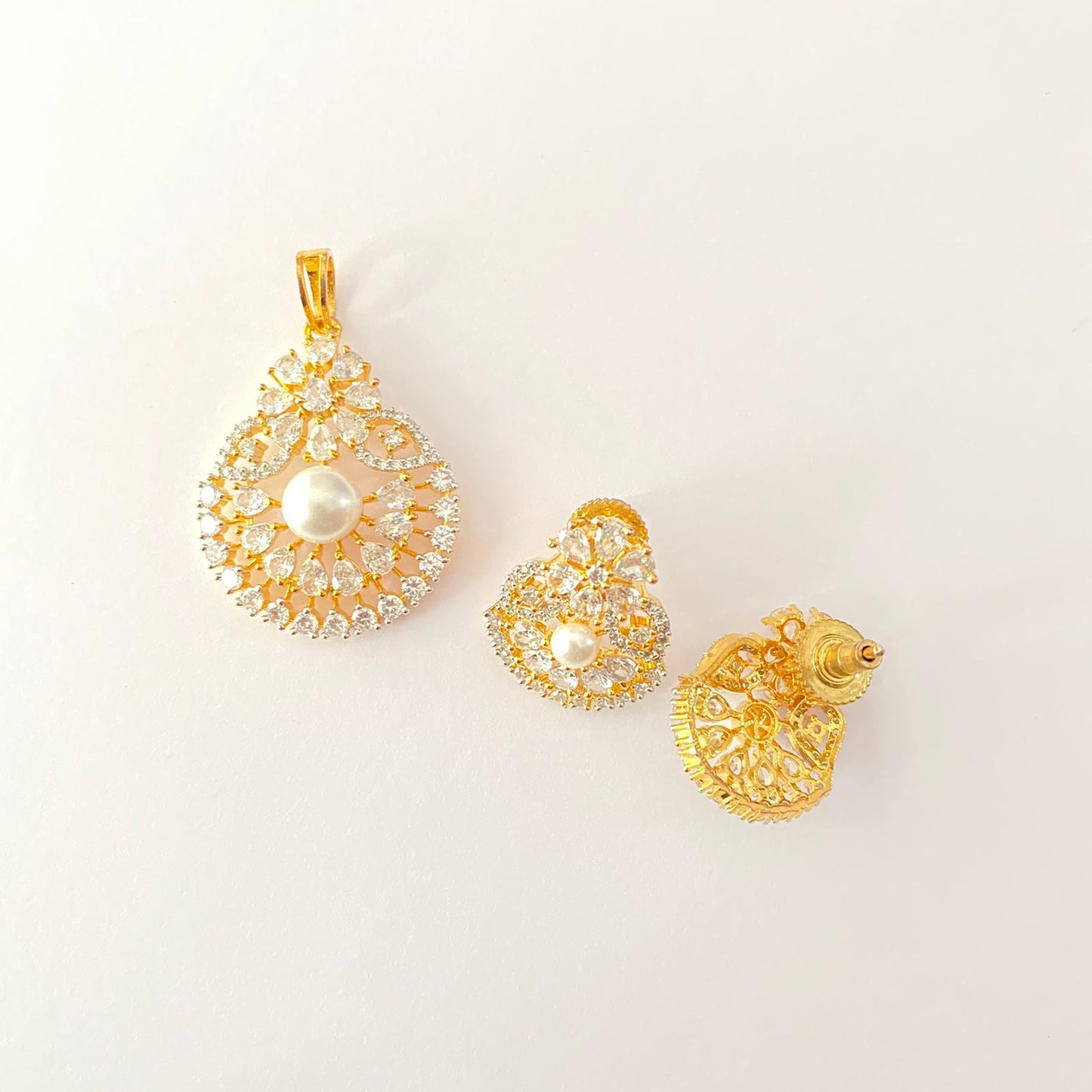 Pearl Gold Plated A.D Pendant set