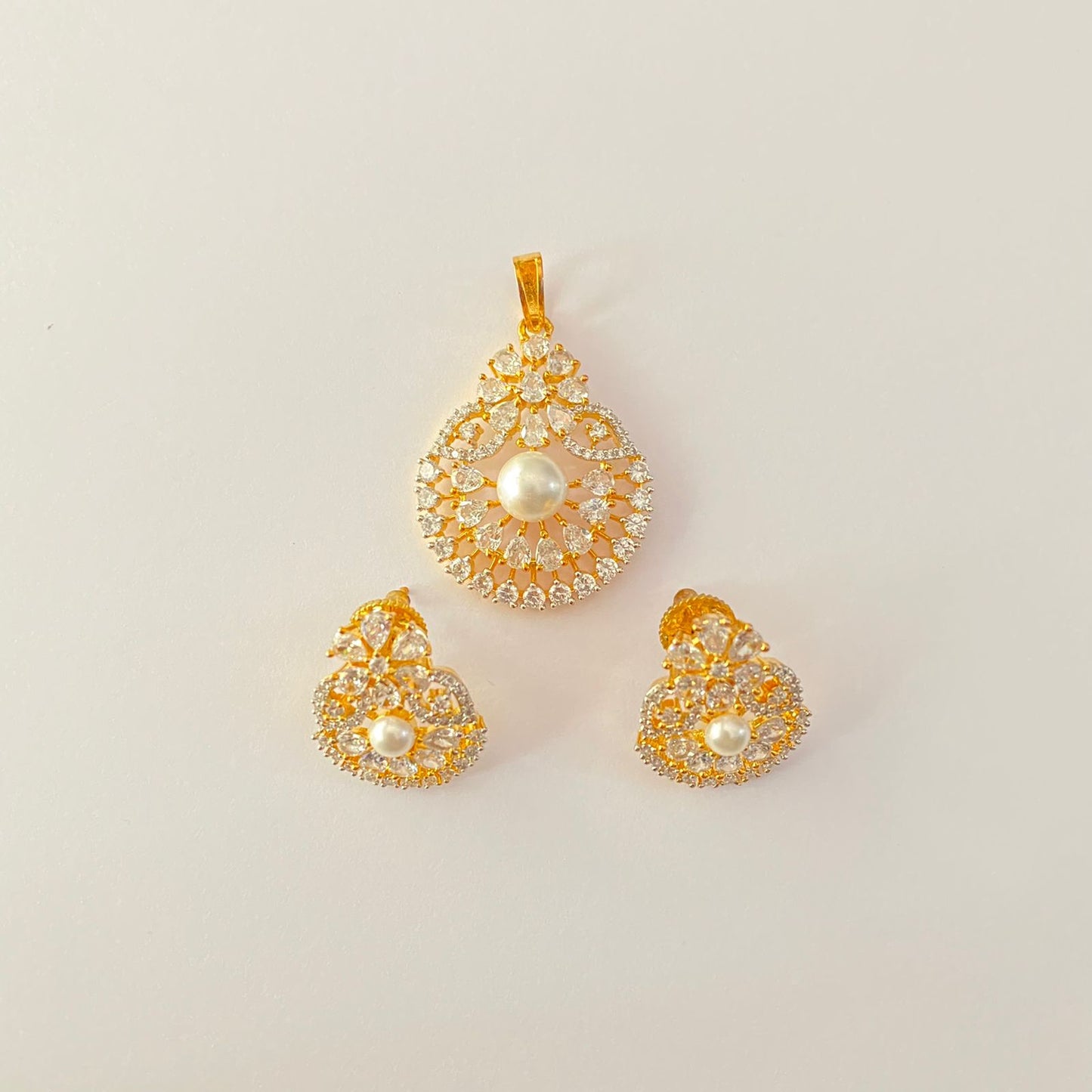 Pearl Gold Plated A.D Pendant set