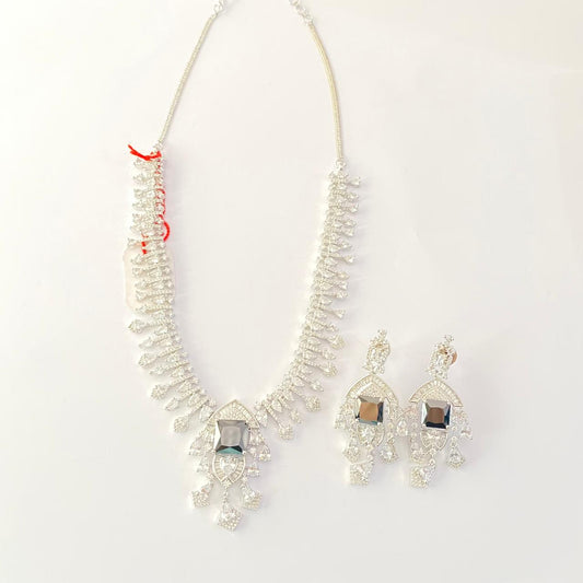 Silver plated with small diamond Classic necklace Set