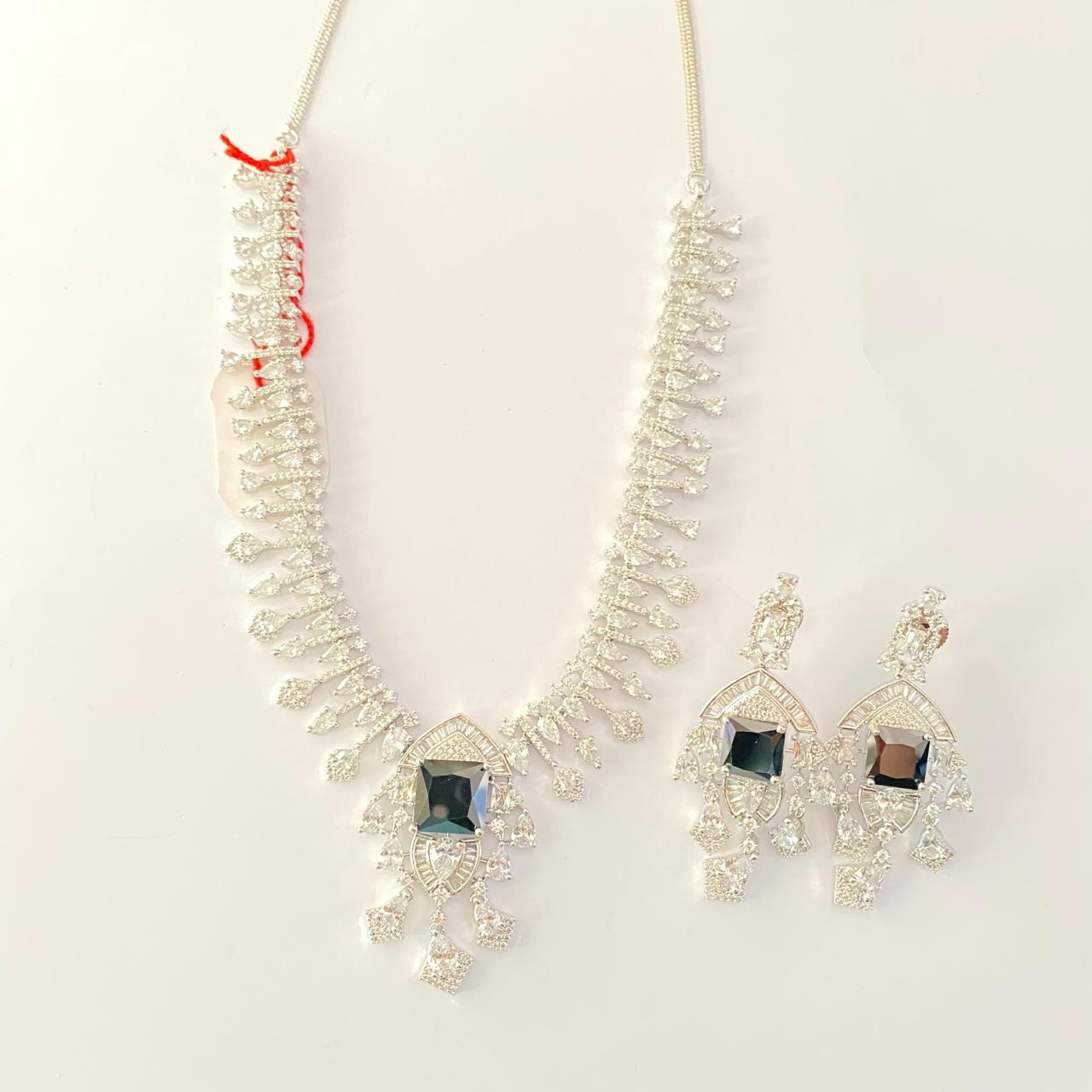 Silver plated with small diamond Classic necklace Set