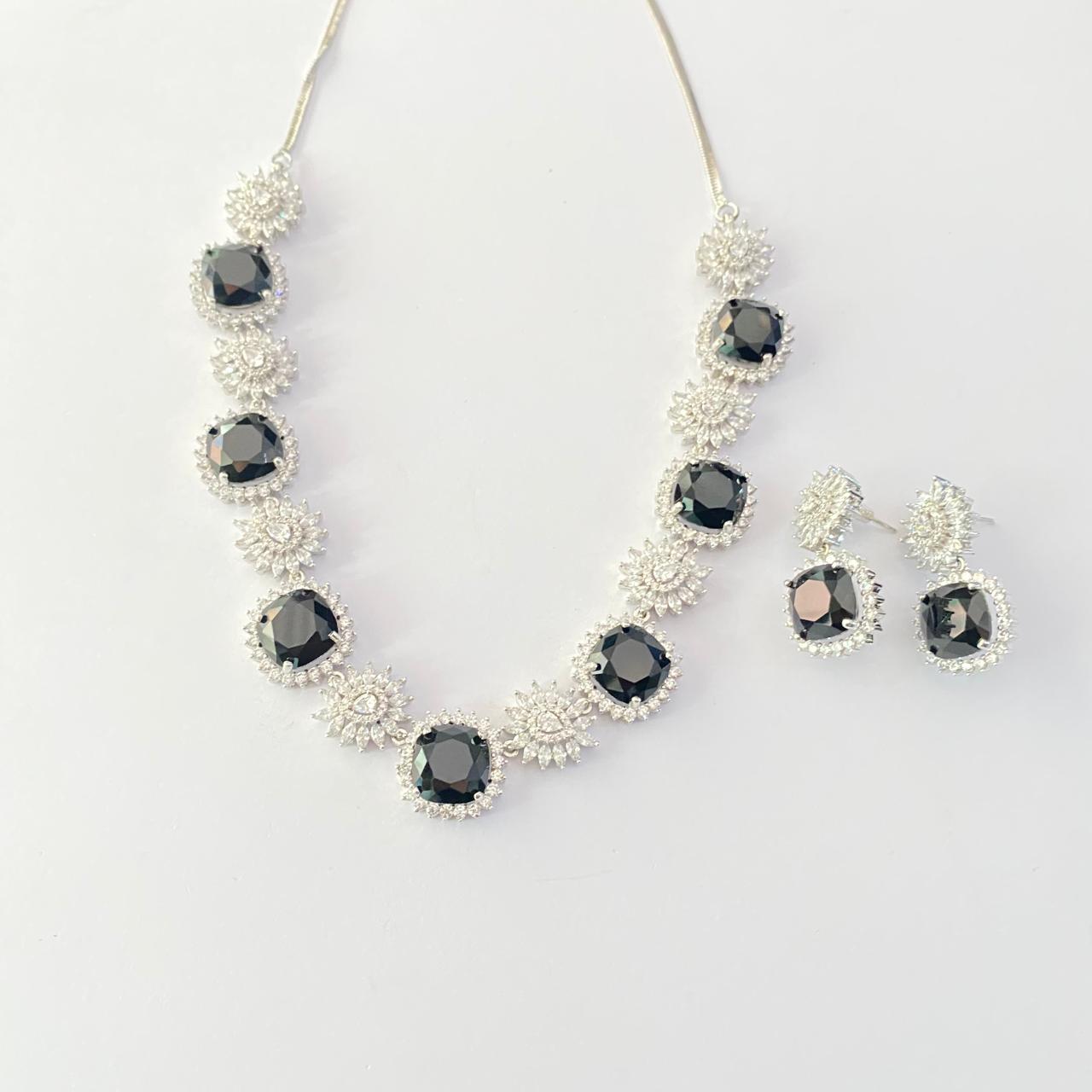 Black stone with small Diamond Classic necklace Set