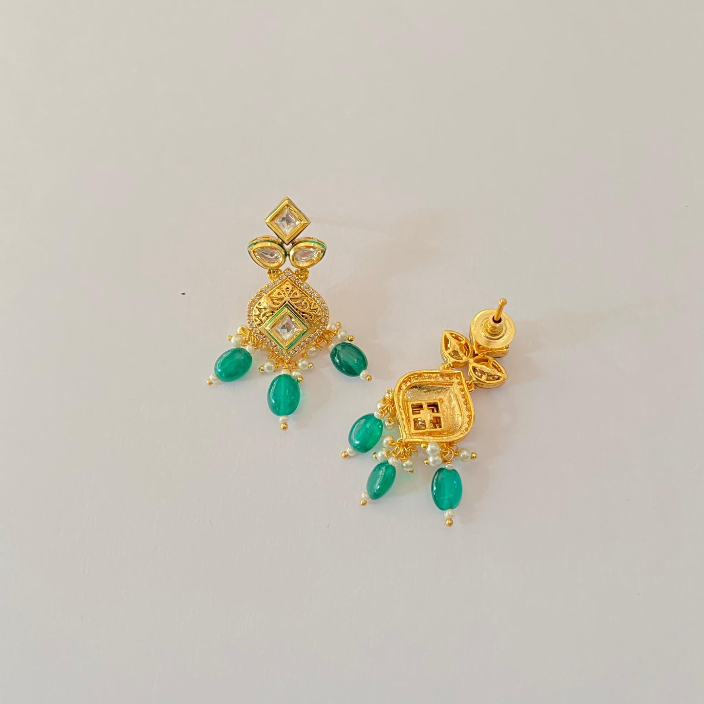 Kundan Chokar Set with Emerald Stone