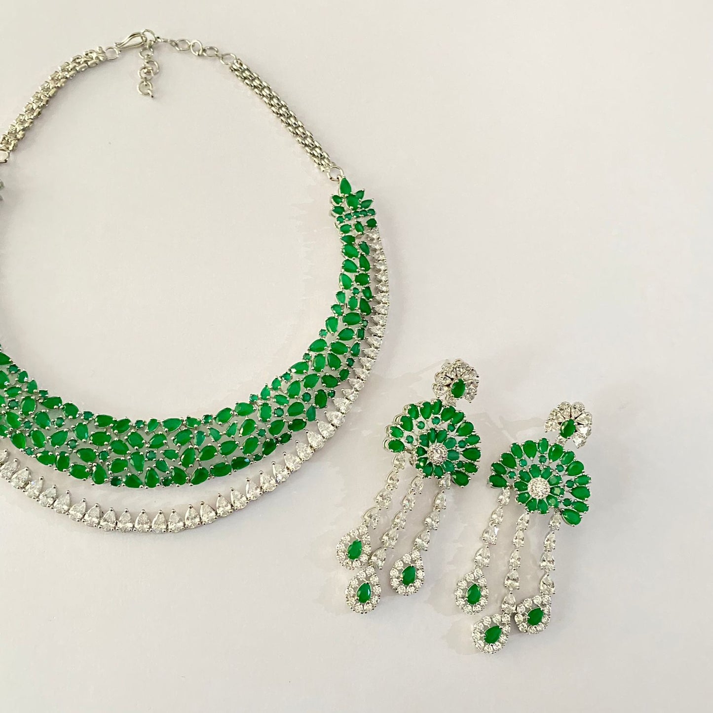 Silver plated Elegant asthetics diamond emerald necklace Set