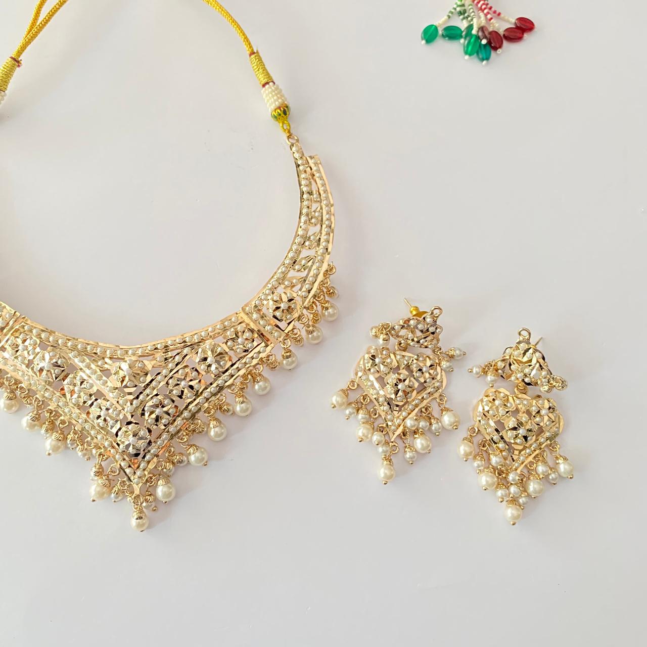 White Jadau latest design Necklace Set