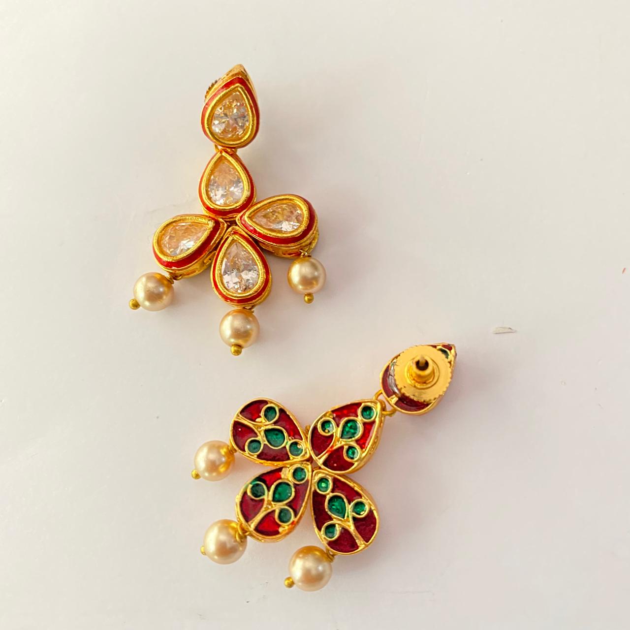Kudan Floral with Pearl Earring