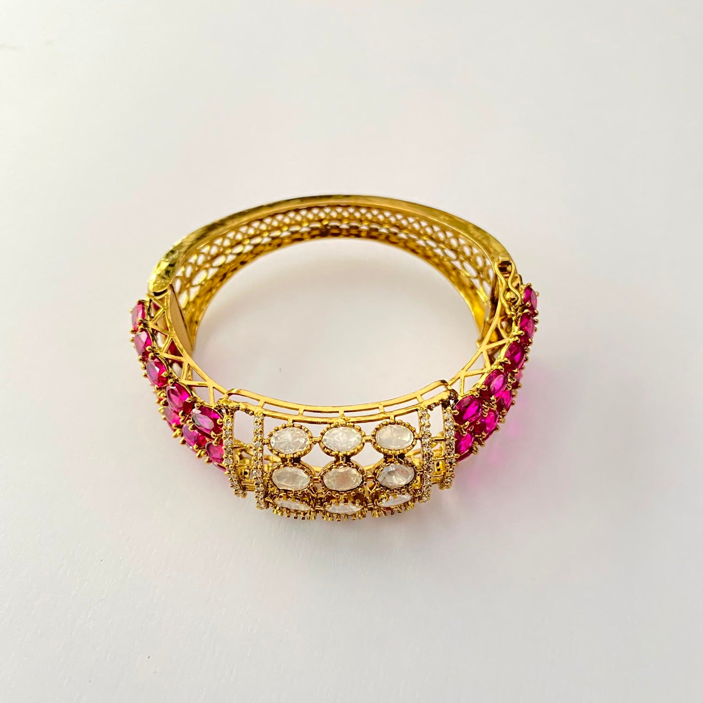 Red Antique Gold Moissanite Bracelet