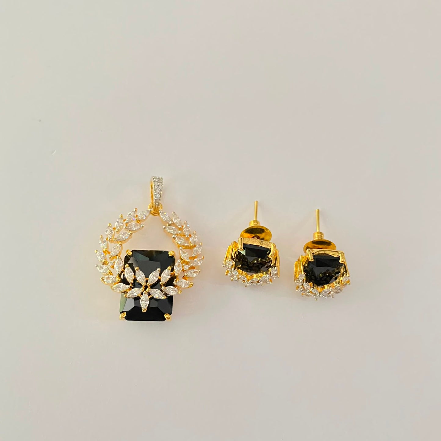 Black Stone Gold Plated Pendant Set