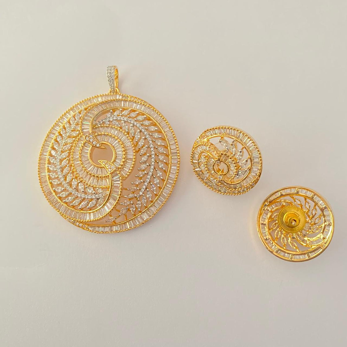 Round Shape Gold Plated Pendant Set