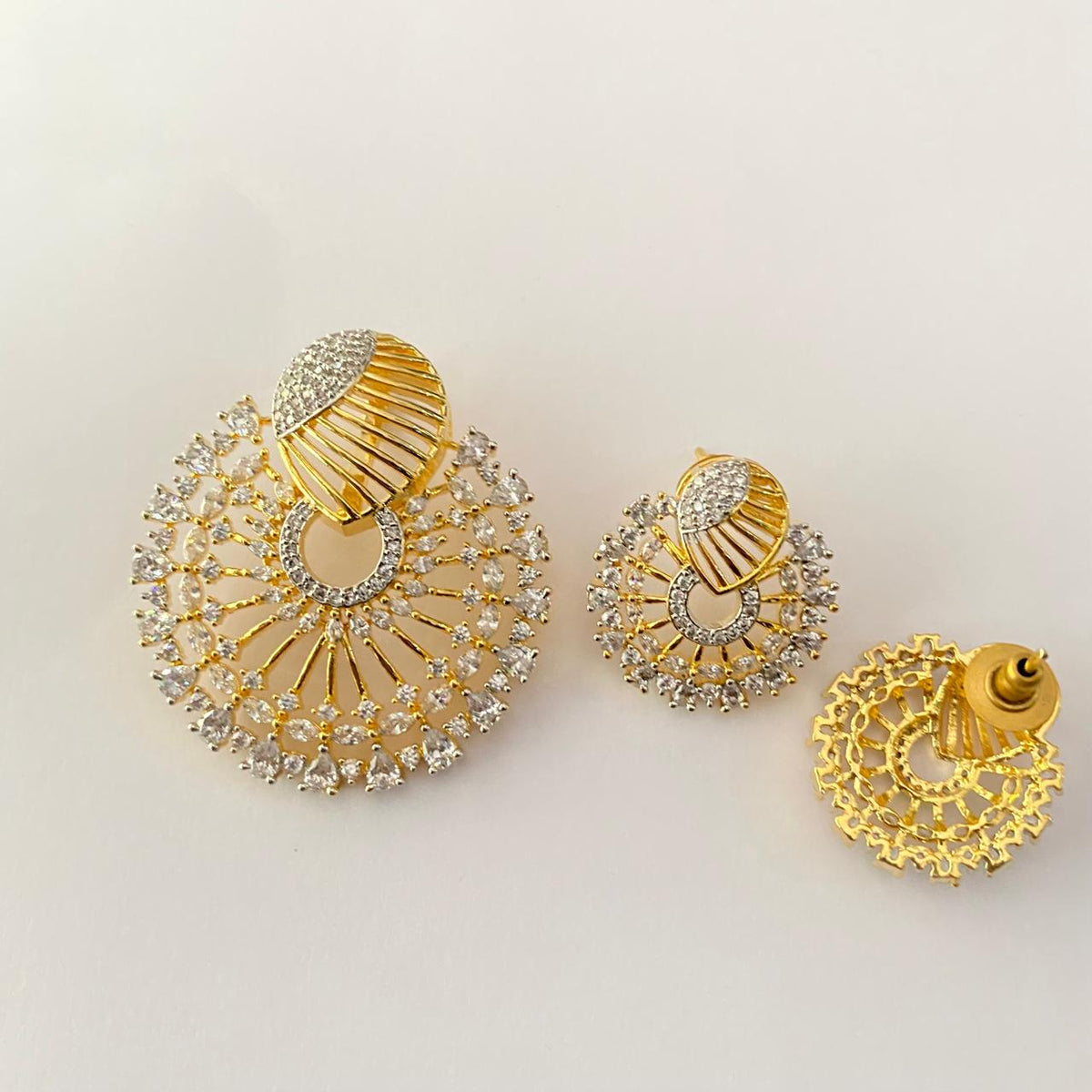 Round Shape Gold Plated Pendant Set