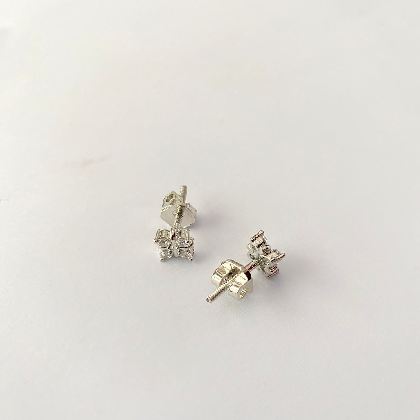 Silver Plated Back Screw Solitaire