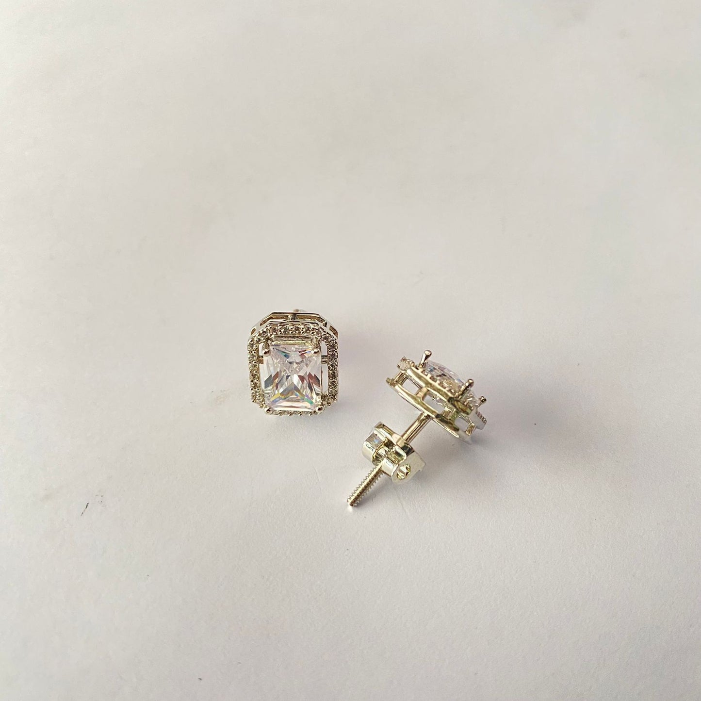 Silver Plated Square Shape Back Screw Solitaire