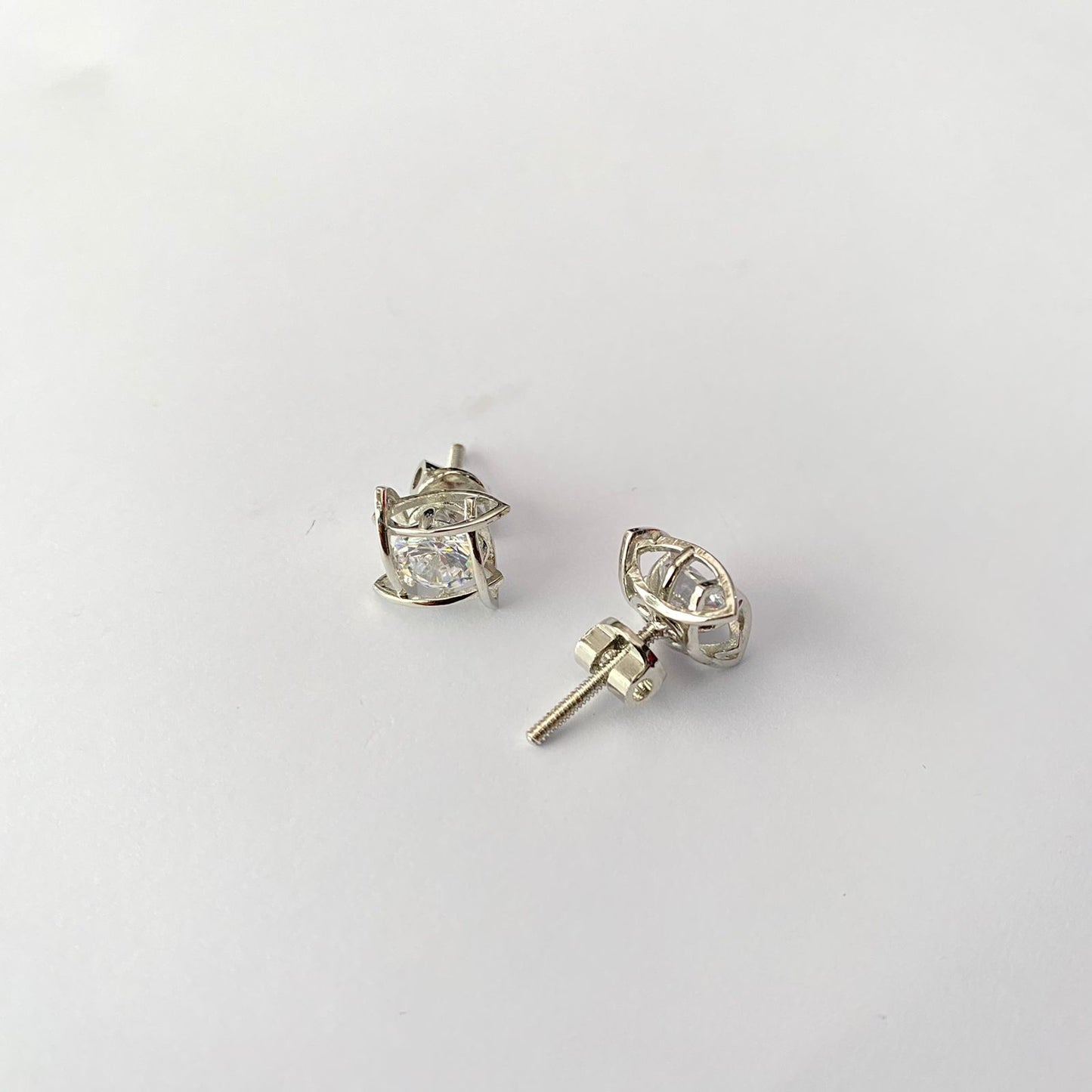 Solitaire Silver Plated Back Screw