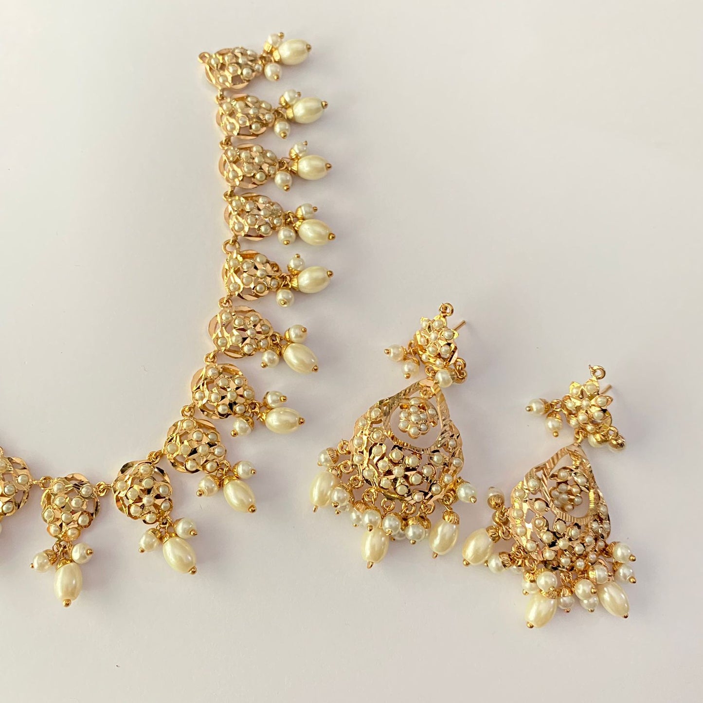 Gold Plated Drop Pearl Jadau Sleek Necklace Set