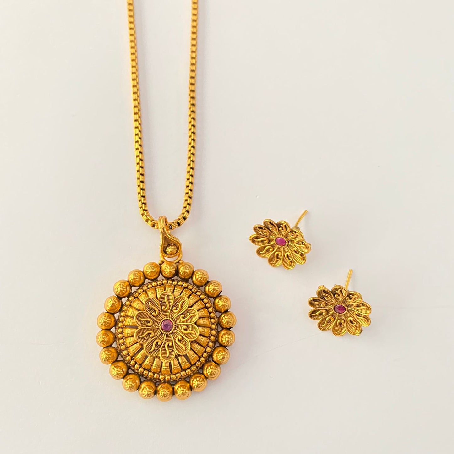 Antique Gold Plated Ruby Pendant Set