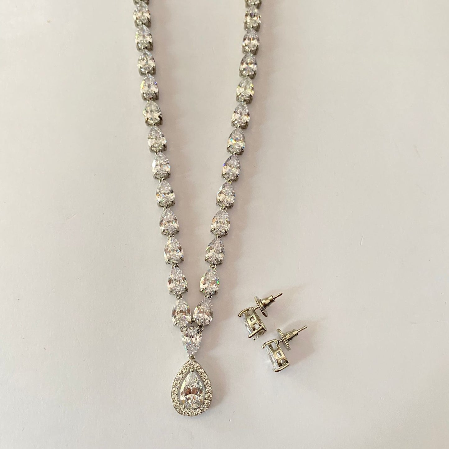 Diamond Silver Plated Sleek Necklace Set