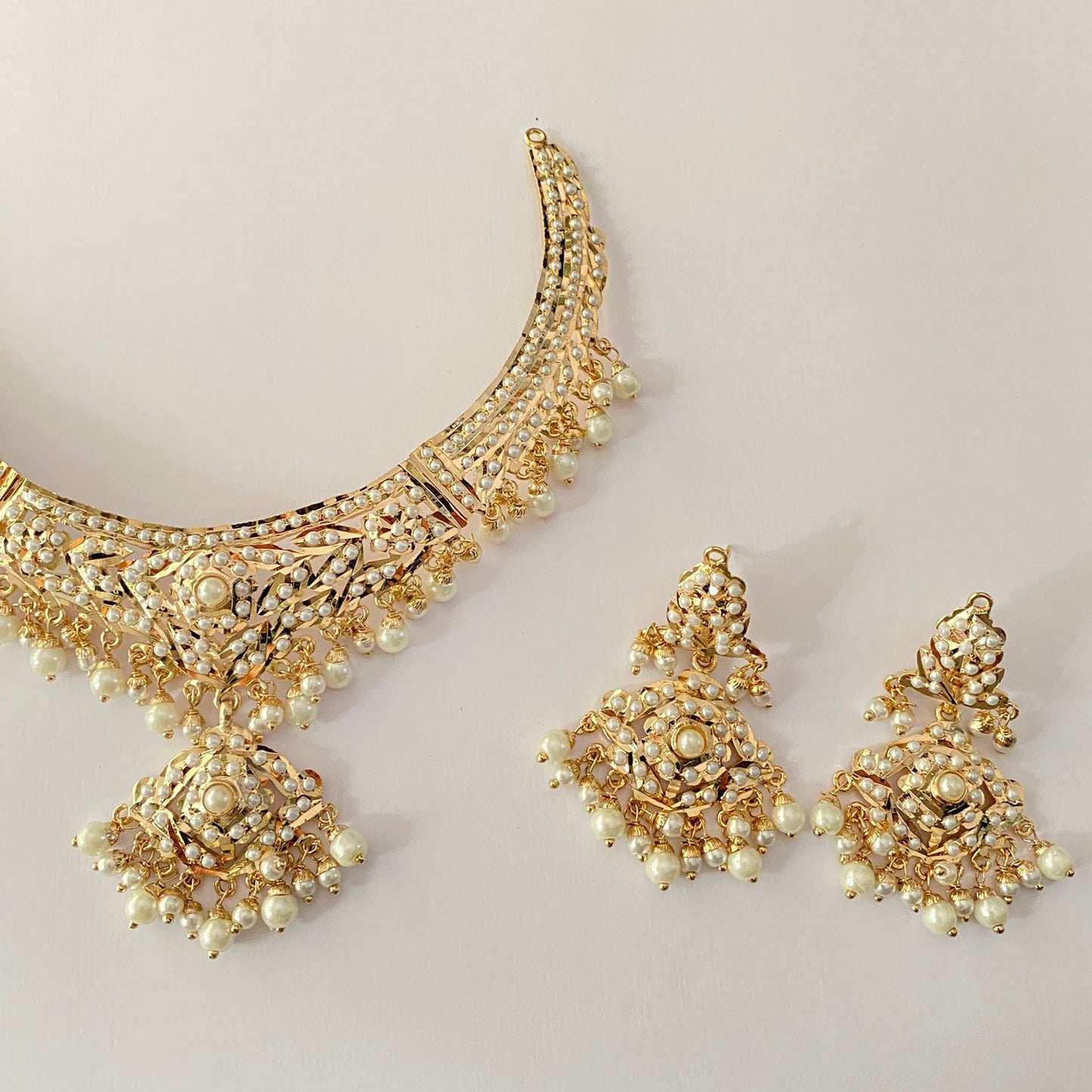 White Pearl Jadau Necklace Set