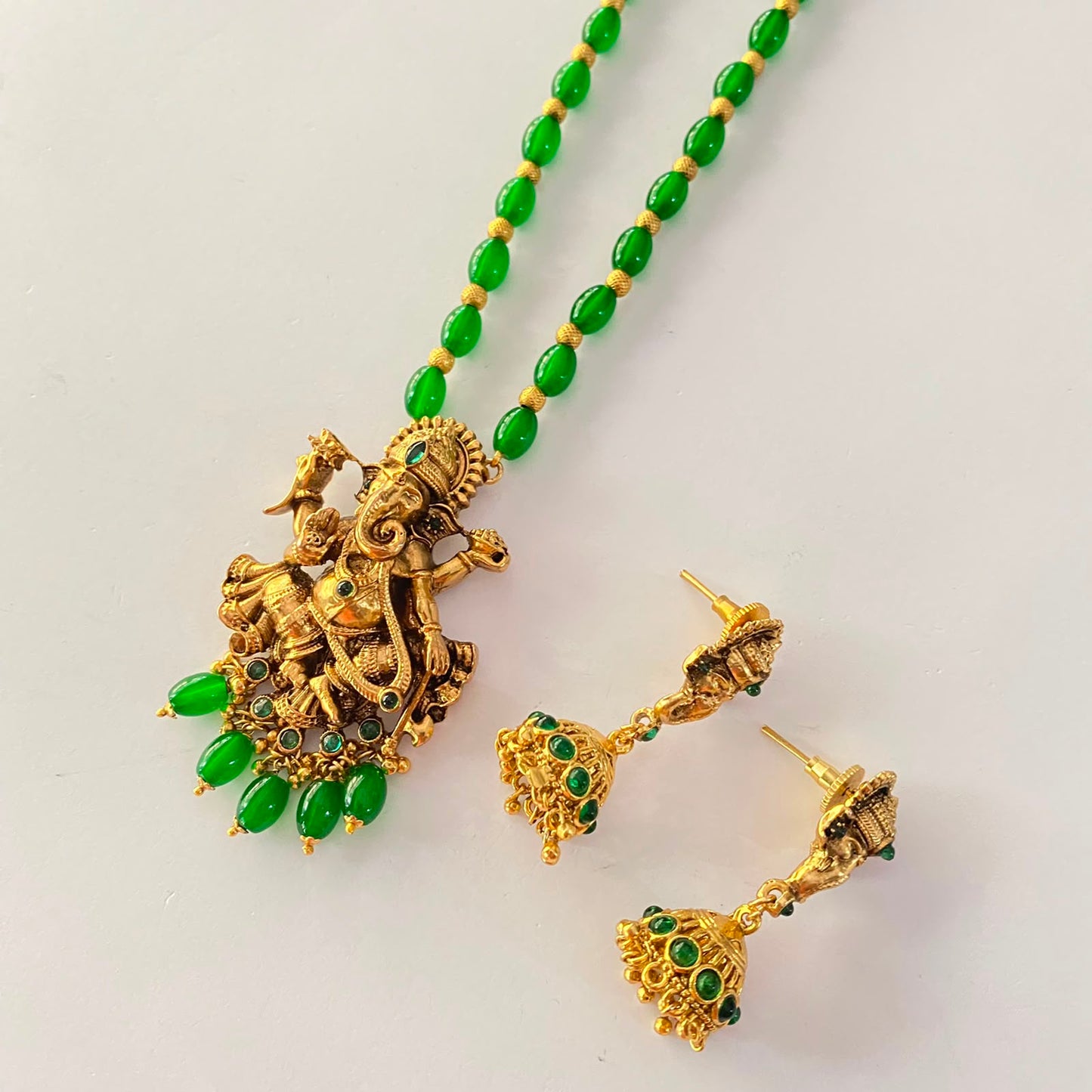 Emerald Antique Gold Traditional Temple Ganesha Pendant Set
