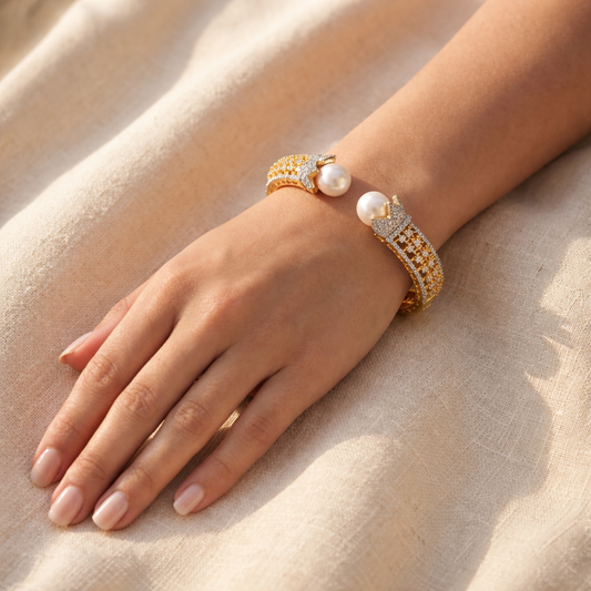 Pearl Gold Plated Openable Bracelet