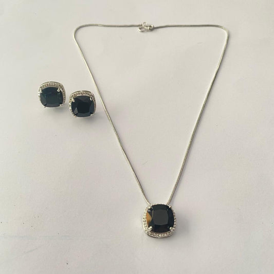 BLACK AD SILVER PLATED PENDANT SET WITH EARRING