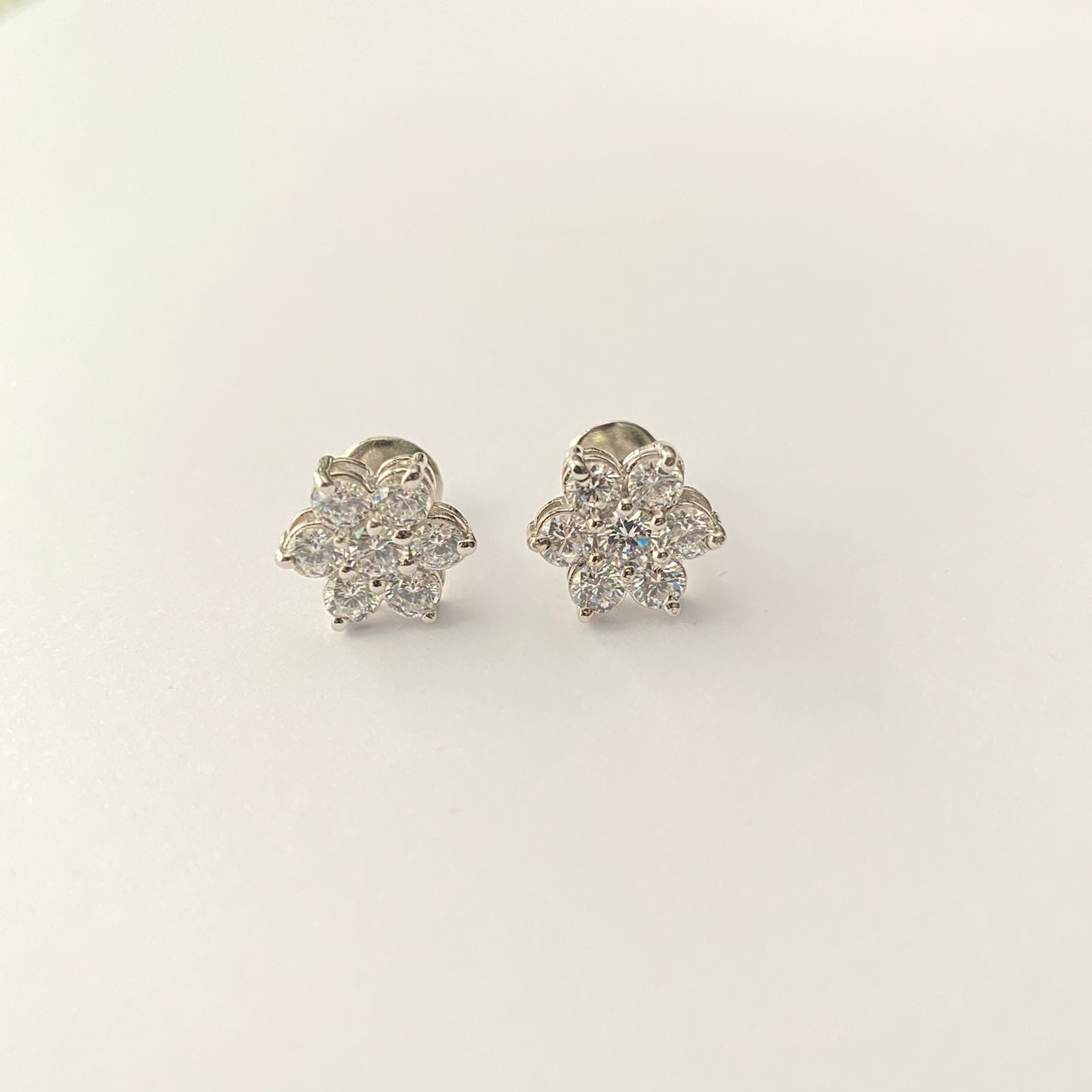 Buy Glittering Rays Diamond Stud Earrings Online | CaratLane