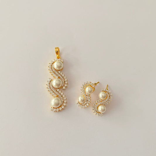 Gold Plated Pearl Pendant Set