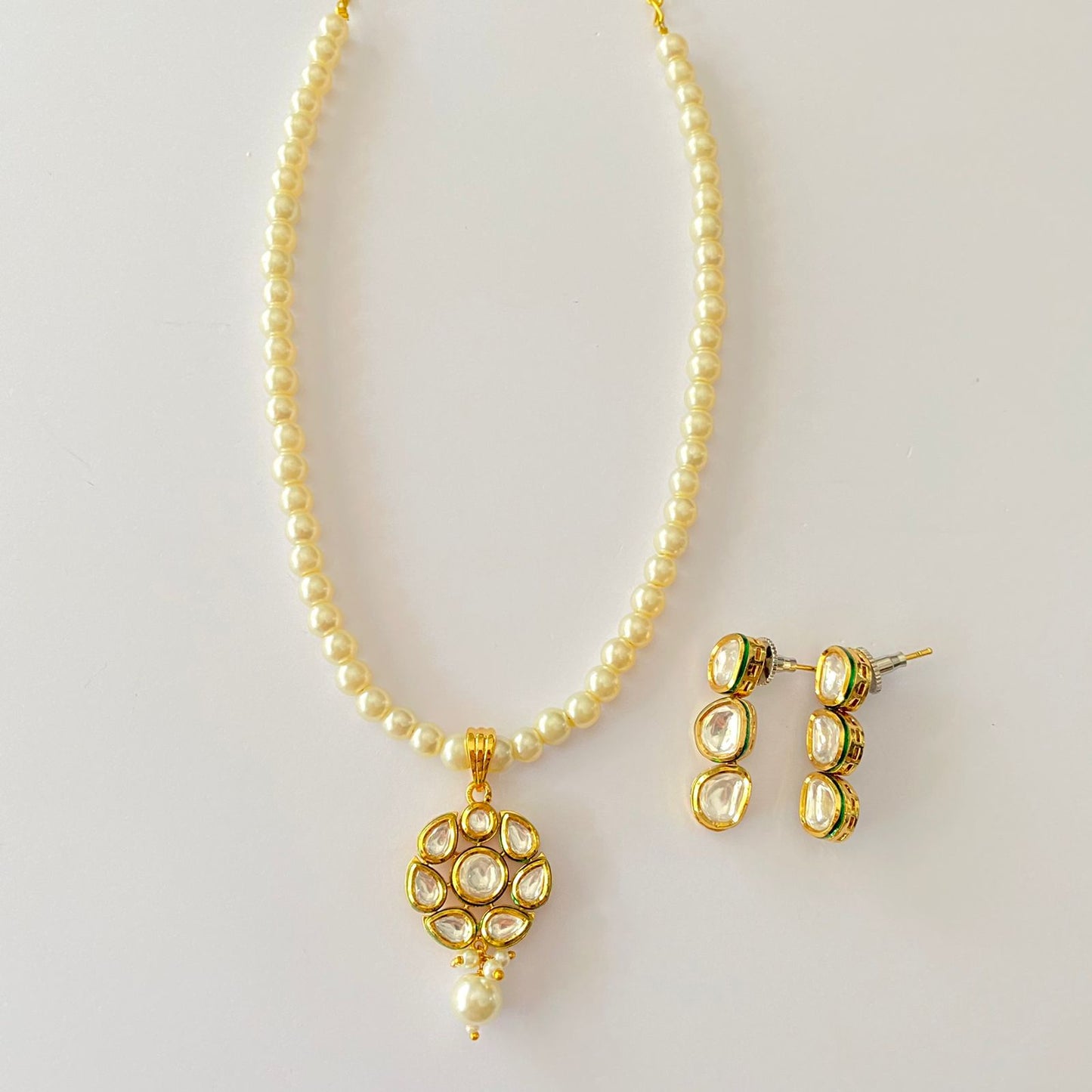 White Pearl Kundan Necklace Set