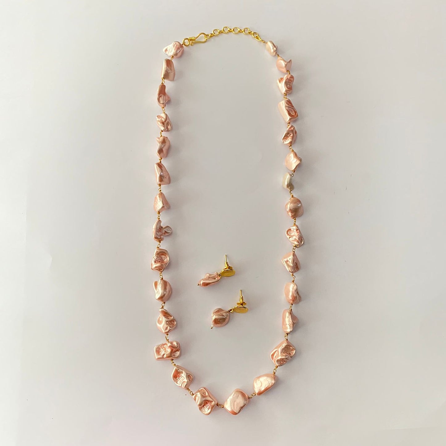 Light Pink Baroque Necklace