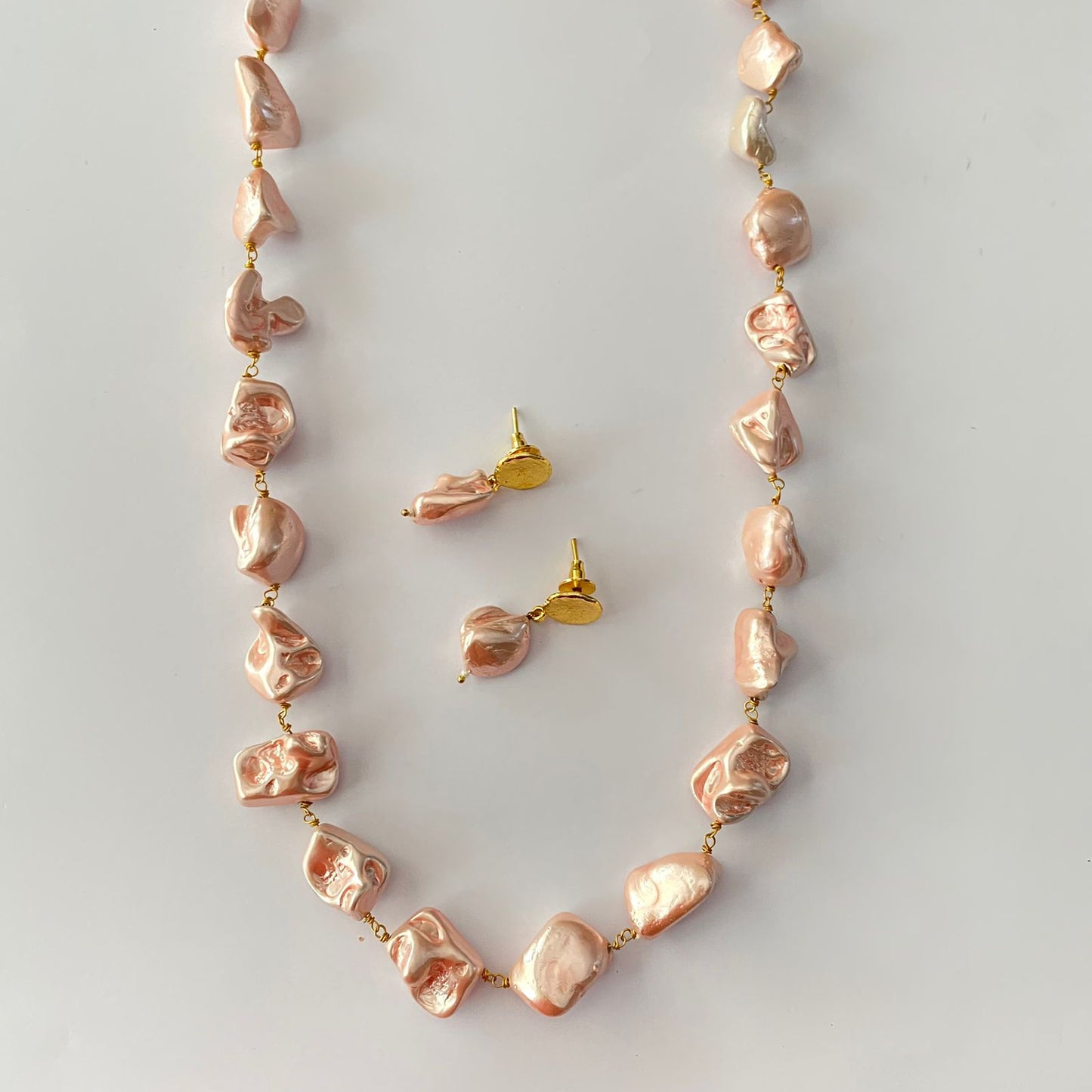 Light Pink Baroque Necklace