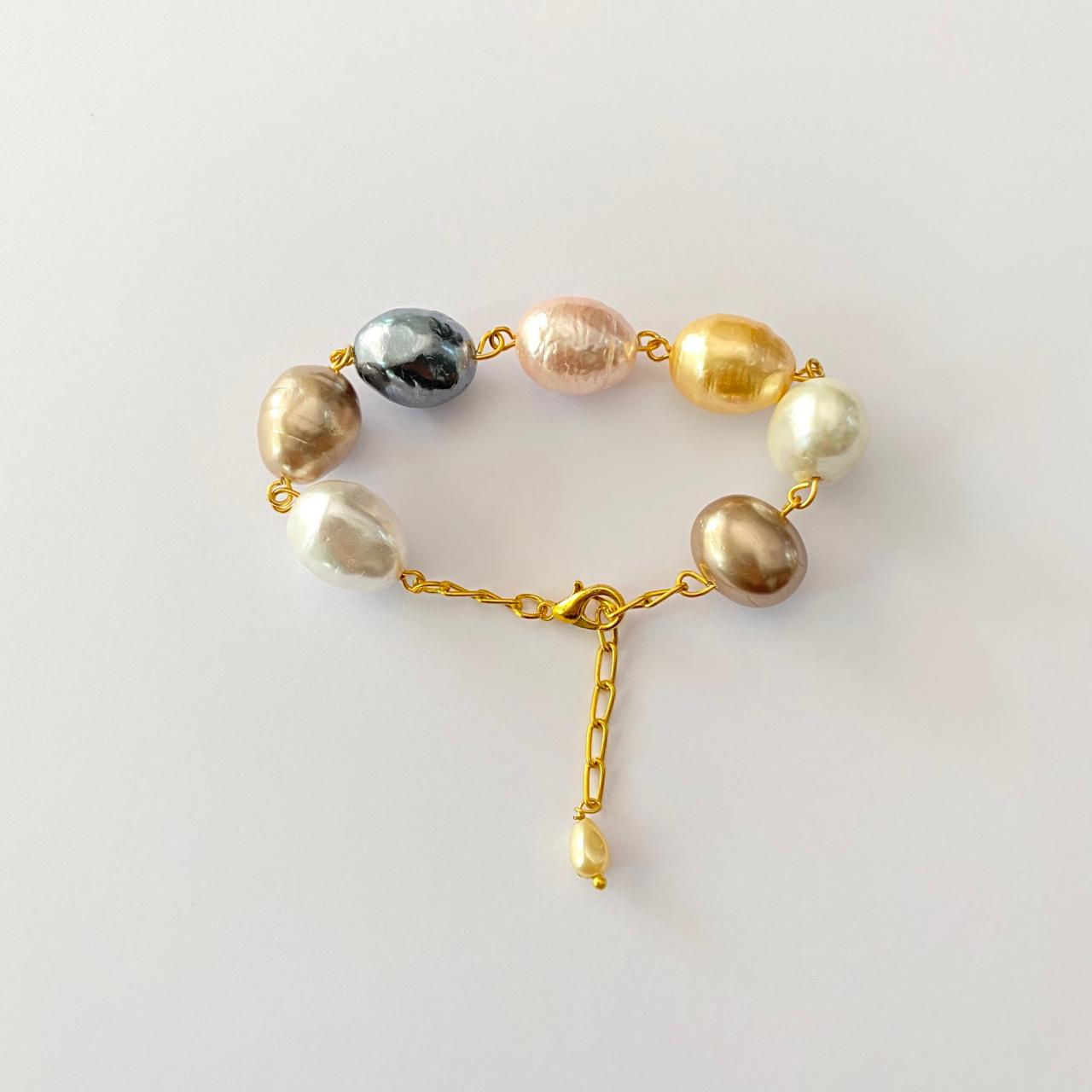 Multi Pearl Bracelet With adjustable