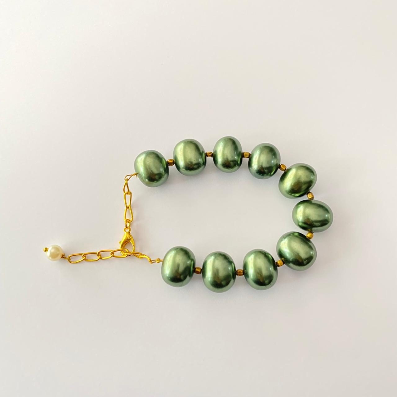 Emerald Shin Pearl Bracelet For women