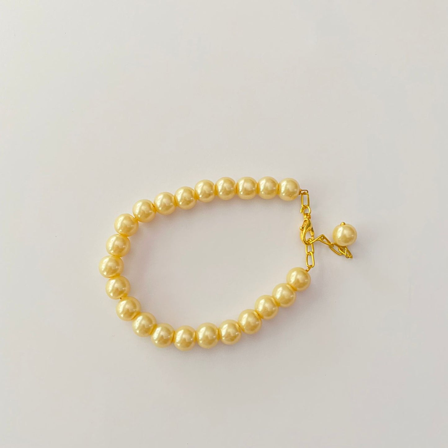 Off White Pearl Bracelet .