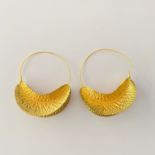 Stylish golden light weight big hoop earring