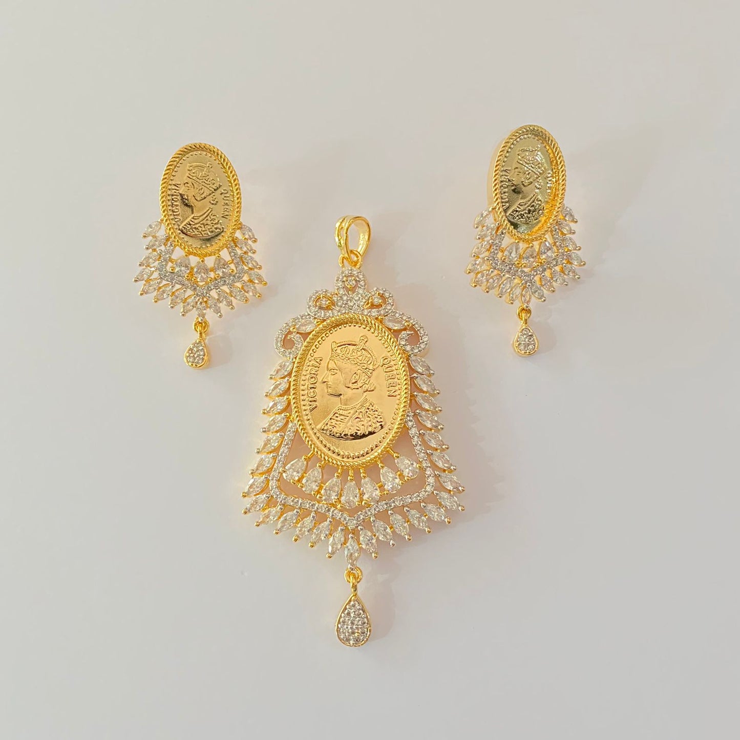 Trendy Gold Finished Victorian Coin Pendant