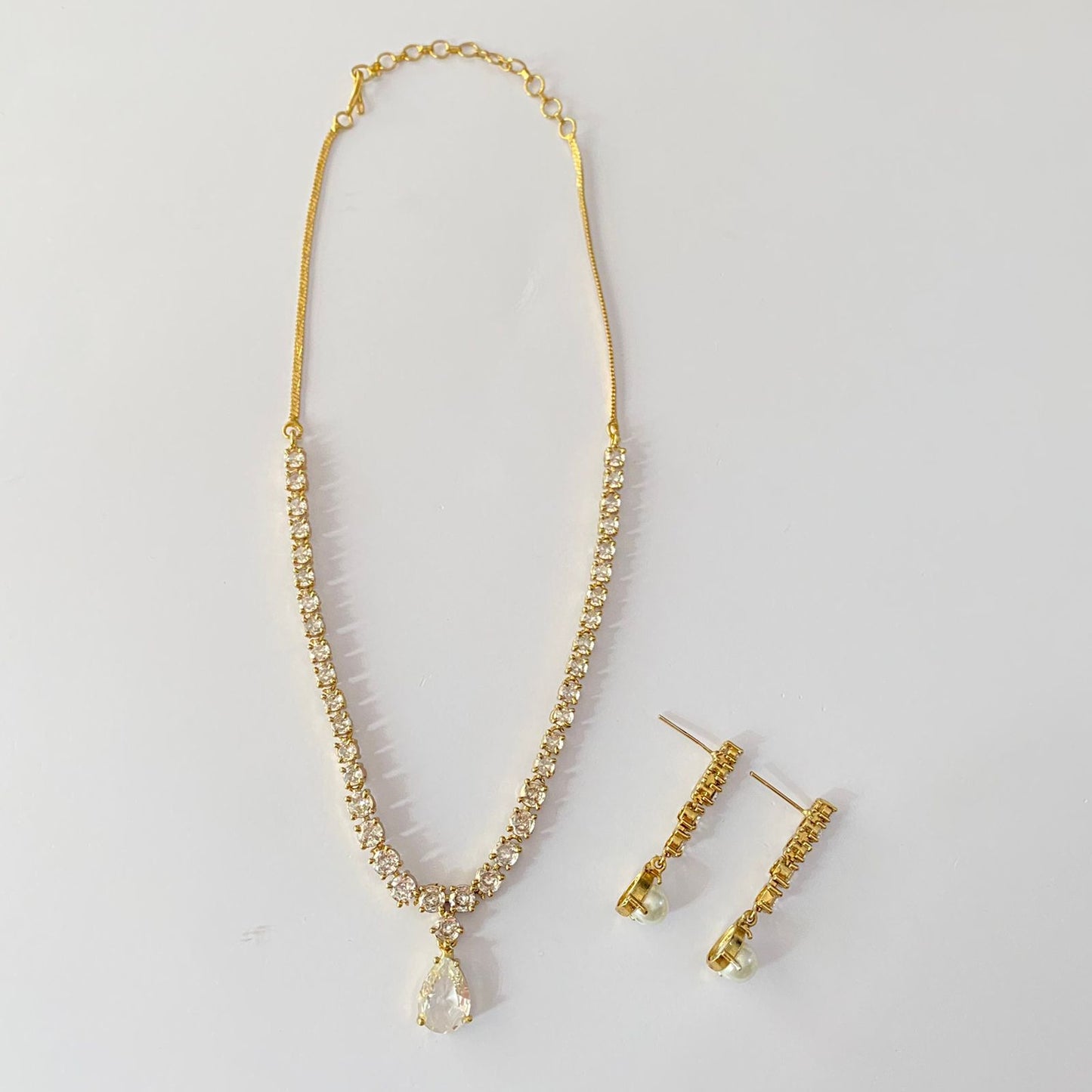 Antique Gold Plated Diamond Sleek Necklace Set