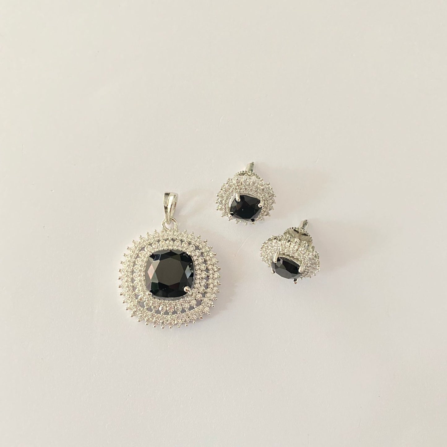 Black Stone Silver Plated Pendant Set