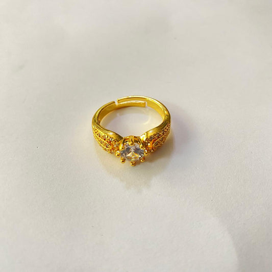 Gold Plated Centre Pearl Diamond Ring.