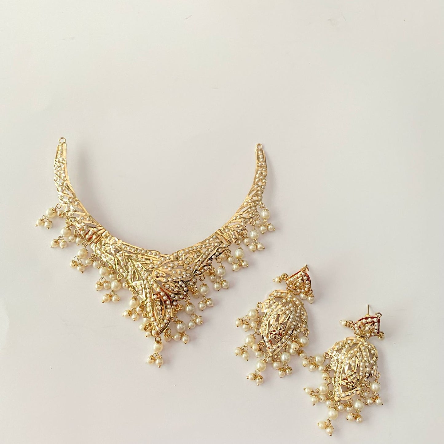 White Pearl Jadau Necklace Set