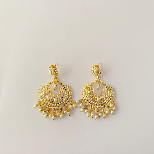 White Pearl Gold Plated Jadau Earring