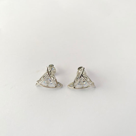 Silver Plated Triangle Shape Back Screw Solitaire