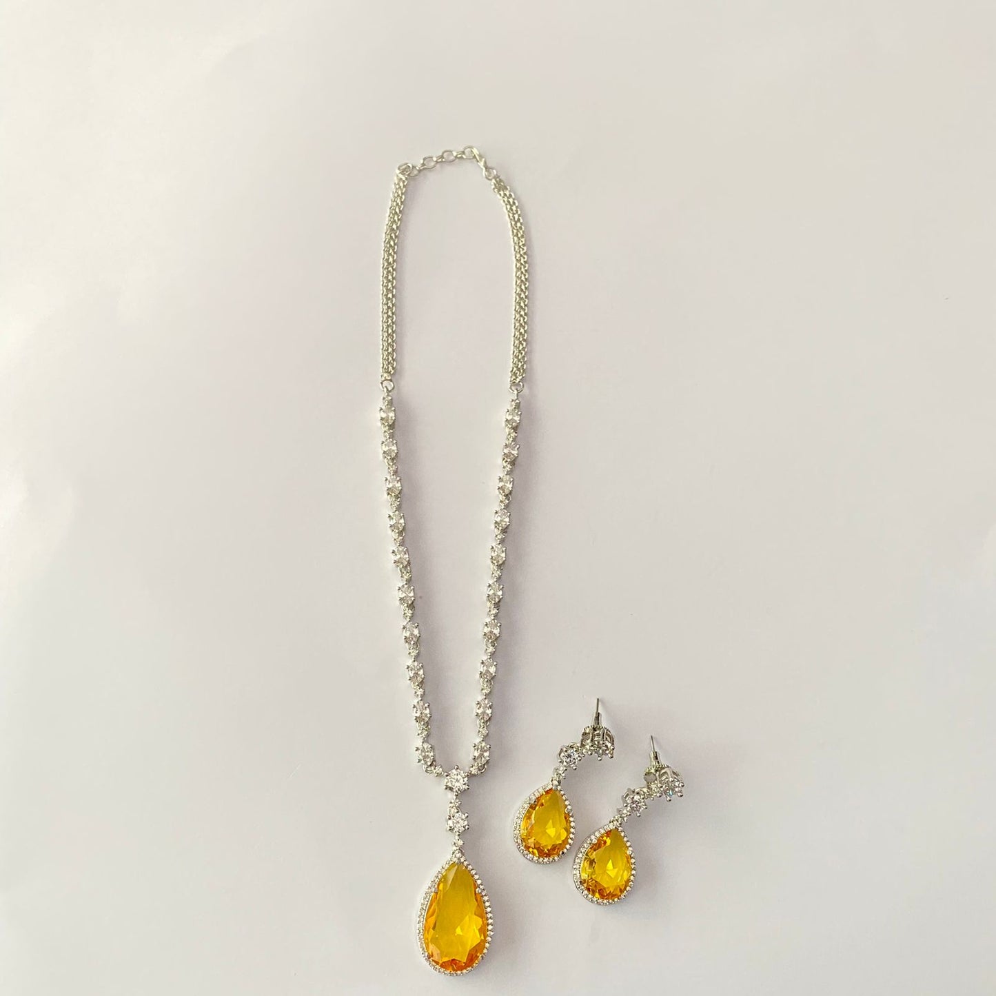 Silver Plated Yellow Diamond Sleek Necklace Set.