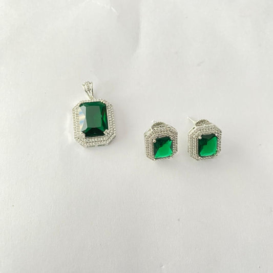 Emerald Diamond Classic Pendant set