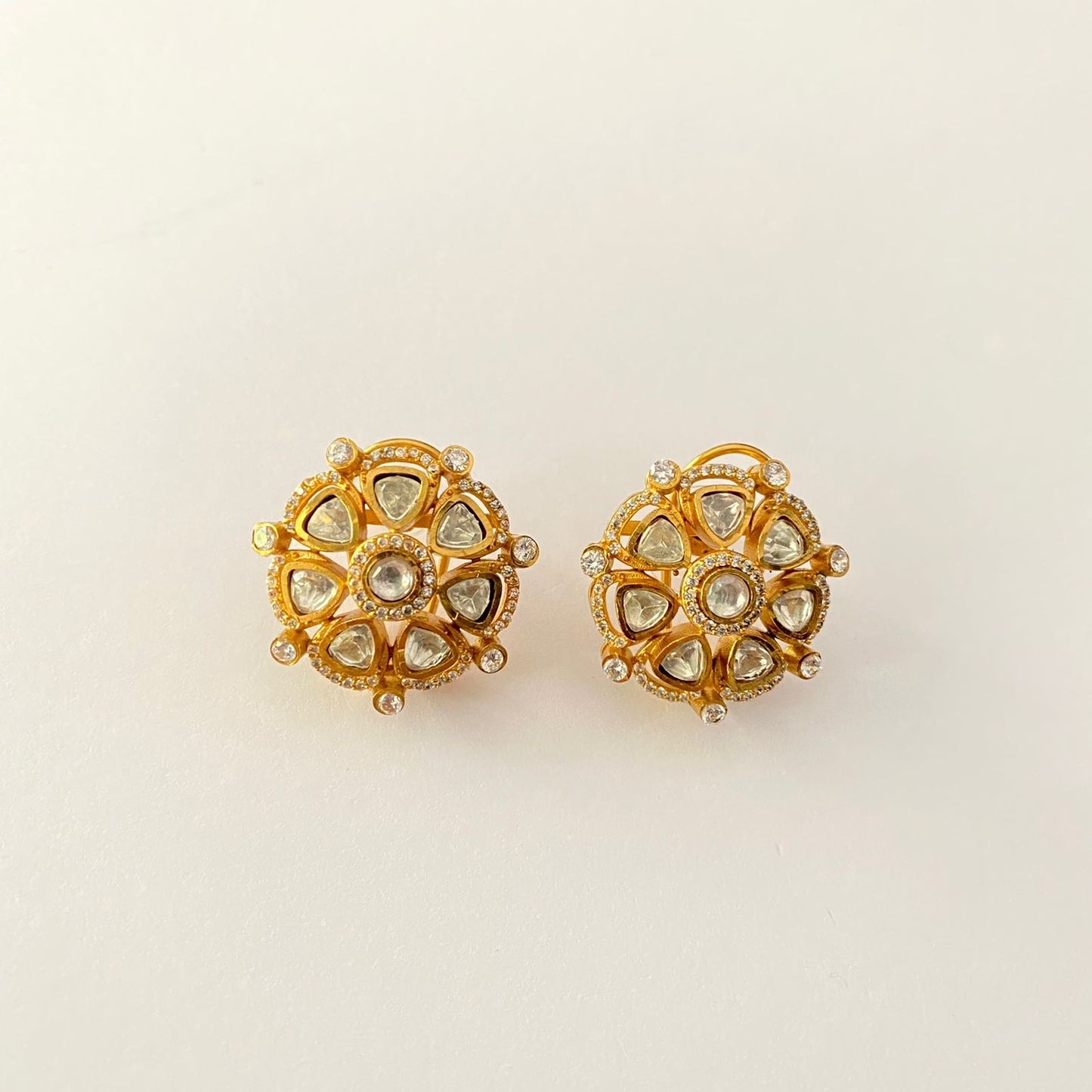 Gold Plated Kundan Stud With Back Clip